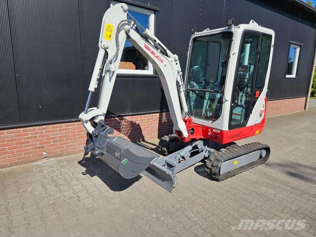 Takeuchi TB320 Demo Minikoparki