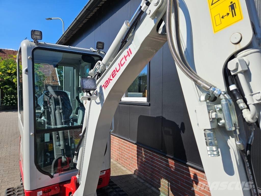 Takeuchi TB320 Demo Minikoparki