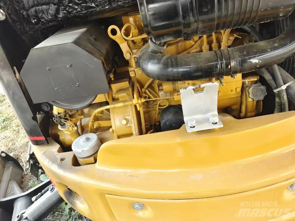CAT 303 CR Minikoparki