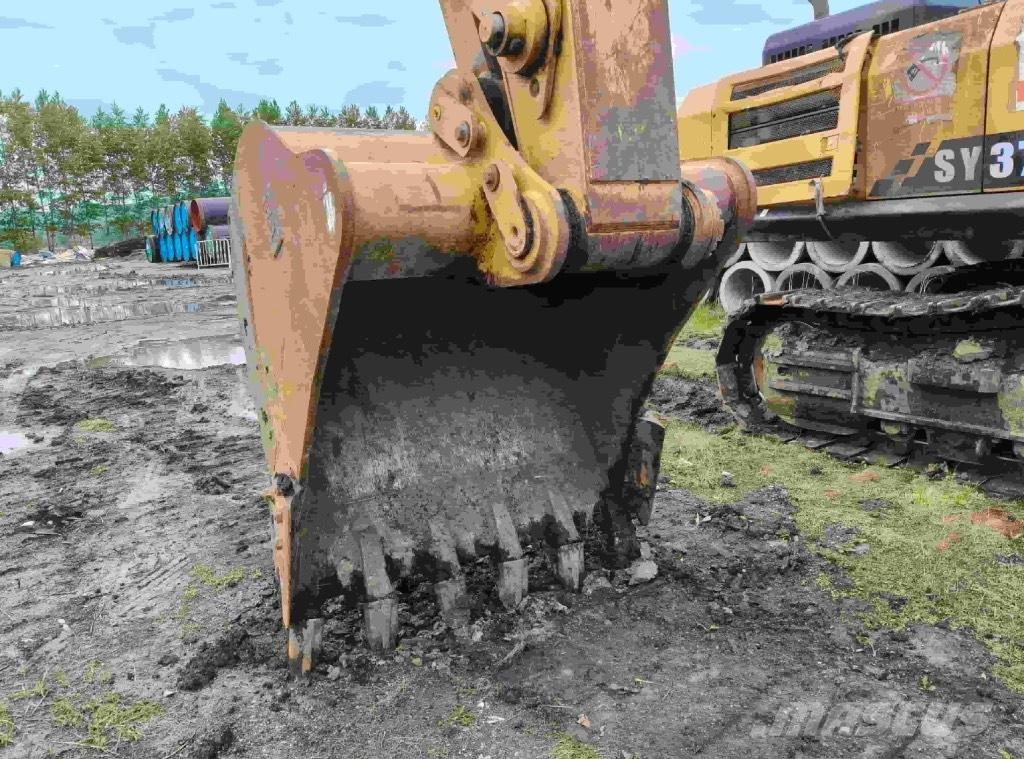 CAT 326 Koparki gąsienicowe