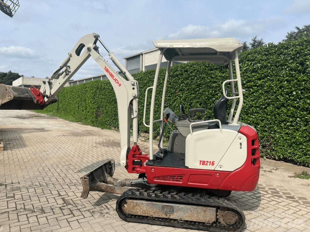 Takeuchi TB 216 Minikoparki