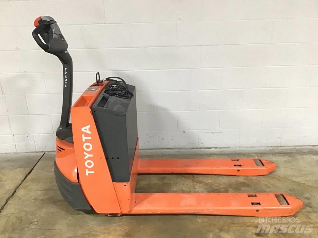 Toyota 7HBW23 Wózki paletowe ręczne