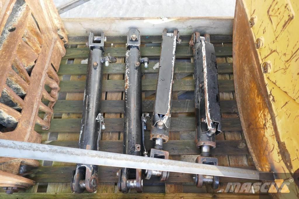 CAT 525D Grapple Transport - Inne