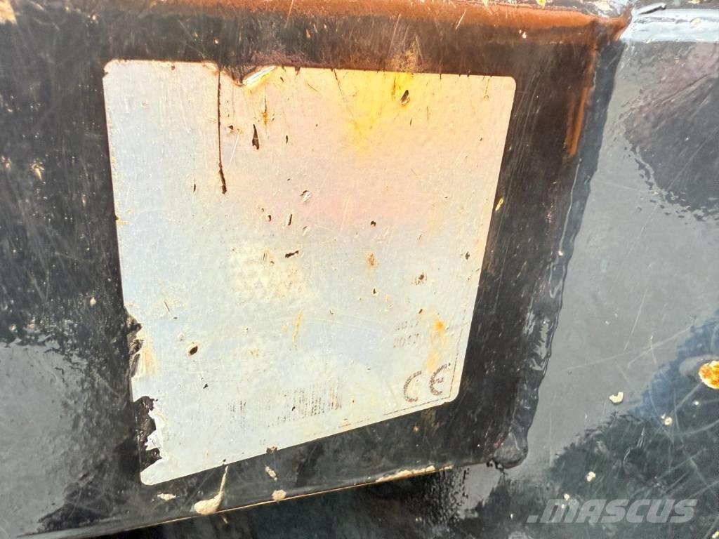 JCB 6 T Wozidła kolebkowe