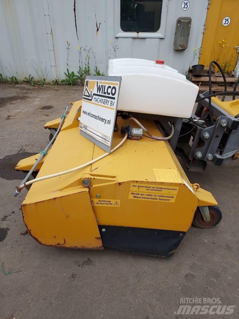 CAT 906/7/8 Zamiatarki - Zgarniarki - Odśnieżarki