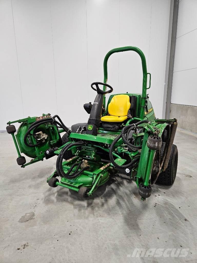 John Deere 9009A Kosiarki na pola golfowe i stadiony