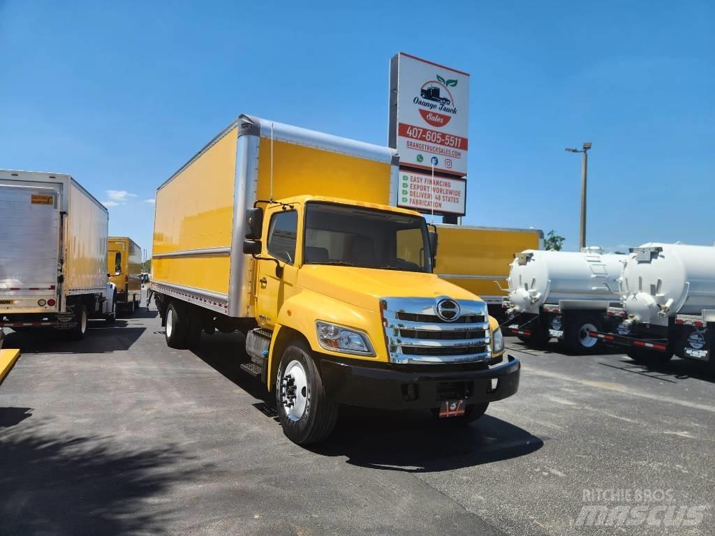 Hino 268 Samochody ciężarowe ze skrzynią zamkniętą