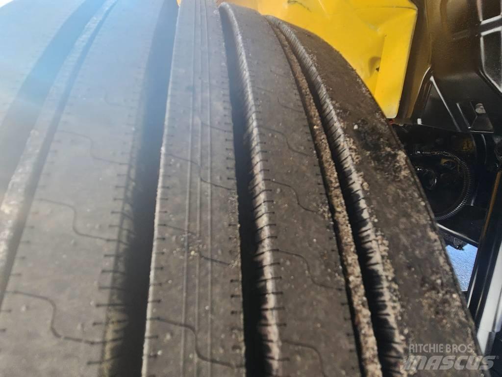 Hino 268 Samochody ciężarowe ze skrzynią zamkniętą