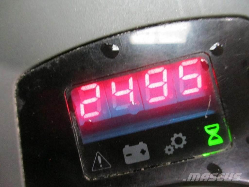 BT LPE200 Wózki widłowe unoszące z platformą dla operatora