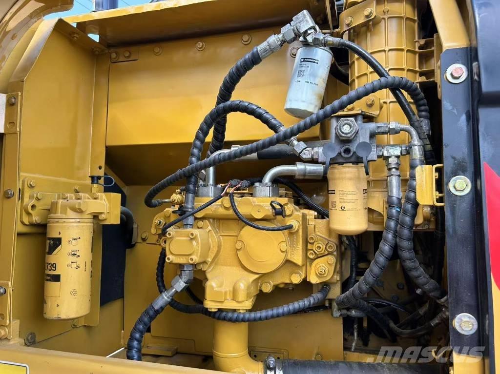 CAT 320 D Koparki gąsienicowe