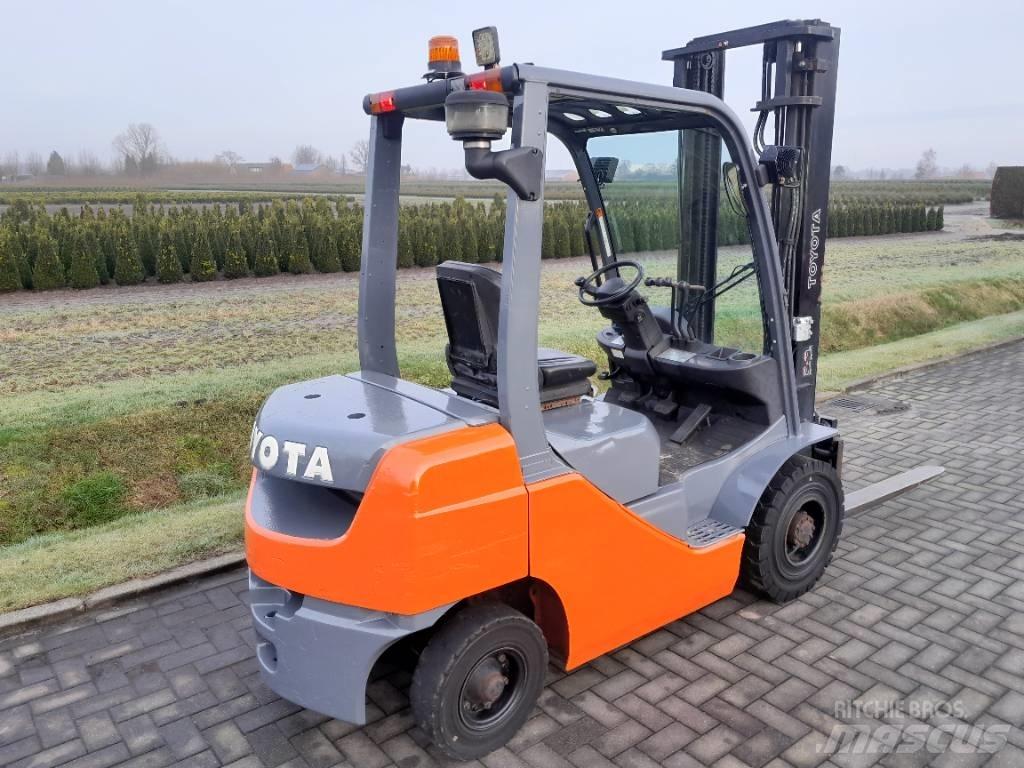 Toyota Tonero 25 Wózki Diesla