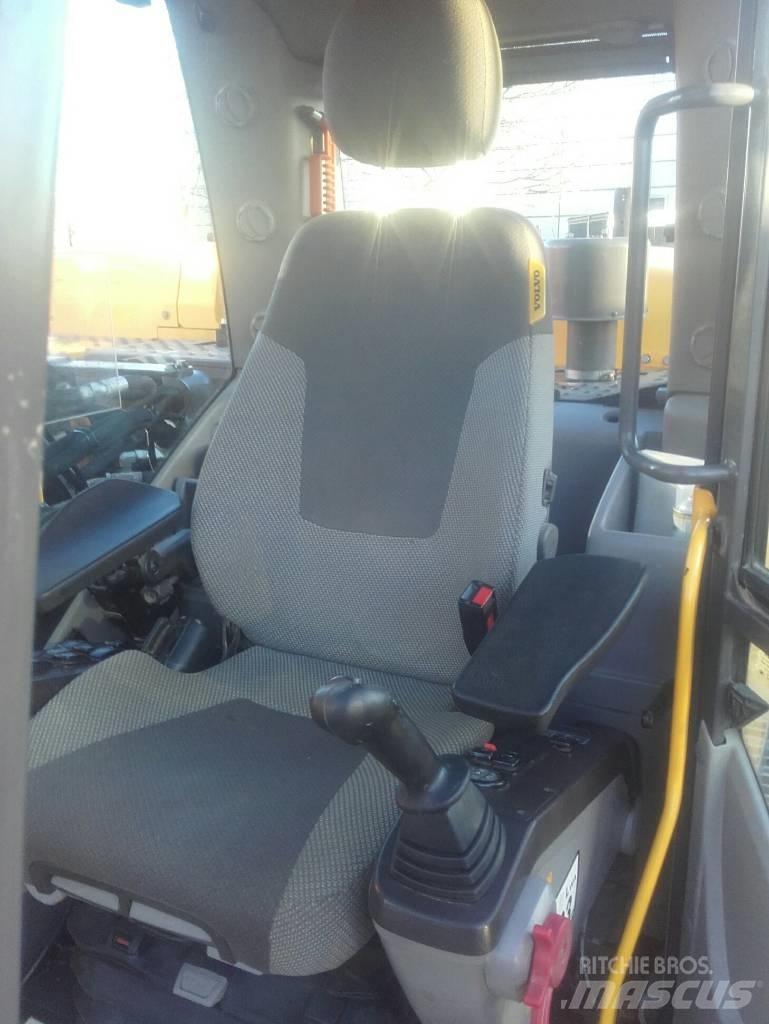 Volvo EC250DL Koparki gąsienicowe