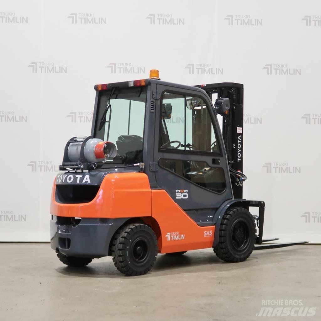 Toyota 02-8FGF30 Wózki LPG