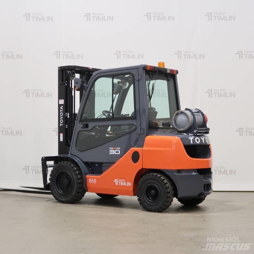 Toyota 02-8FGF30 Wózki LPG