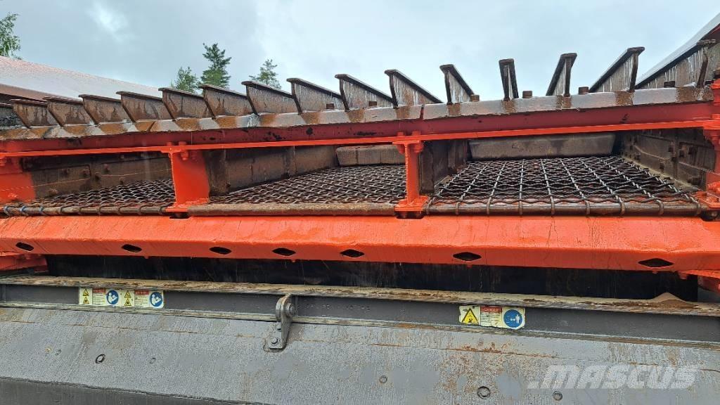 Sandvik QE 141 Przesiewacze mobilne