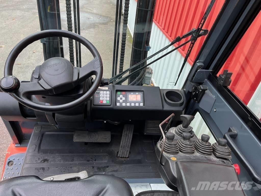 Toyota 8 FBMT 30 Wózki elektryczne