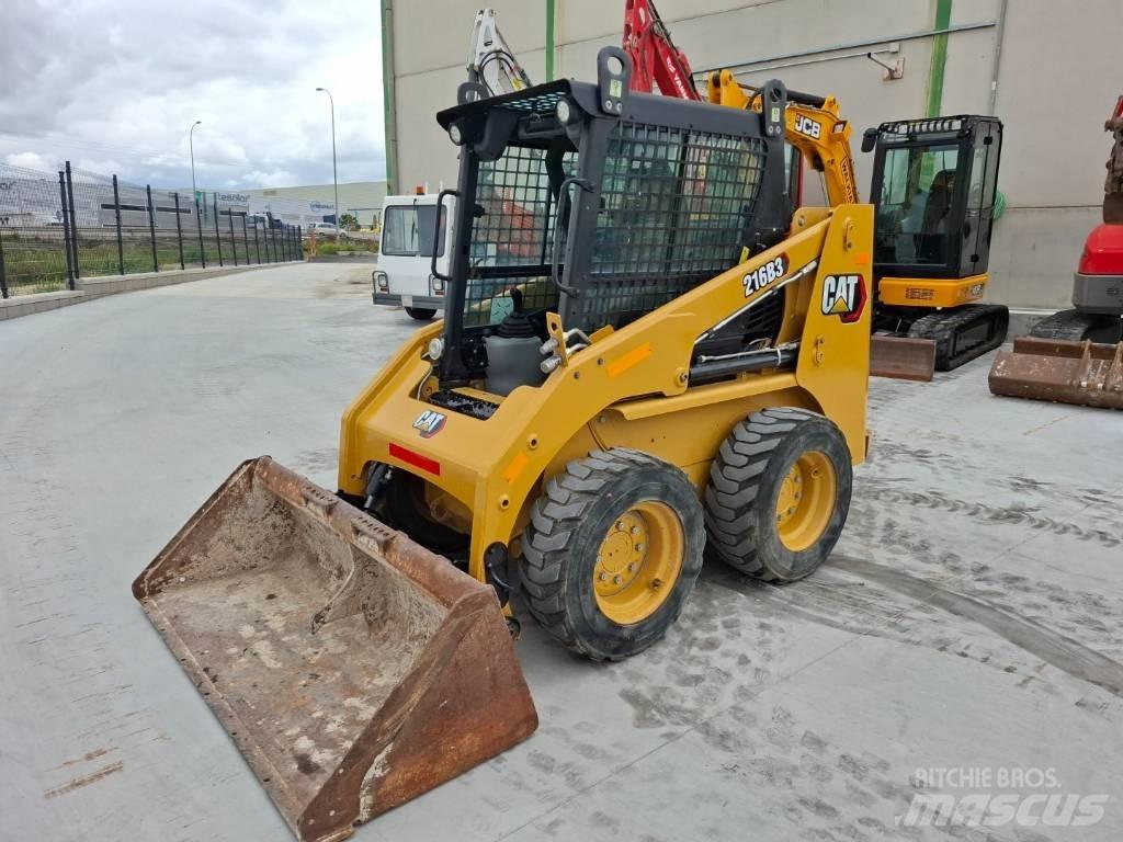 CAT 216 B 3 Ładowarki burtowe