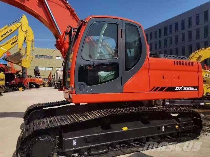 Doosan DX 225 Koparki gąsienicowe