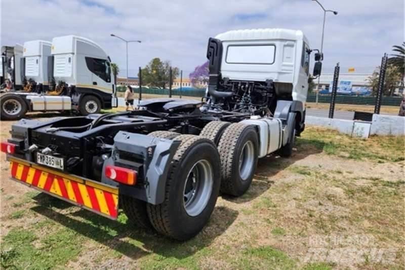 UD TRUCKS QUESTER Inne