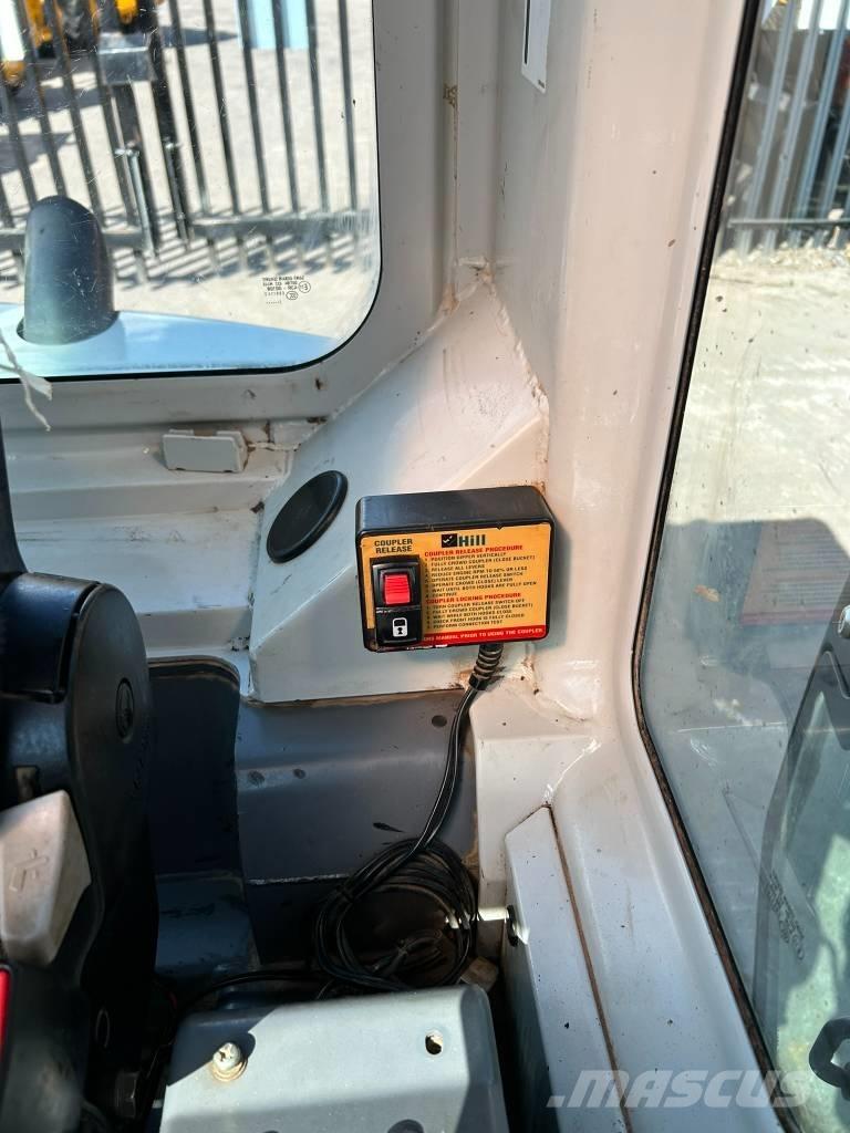 Takeuchi TB 250 Minikoparki