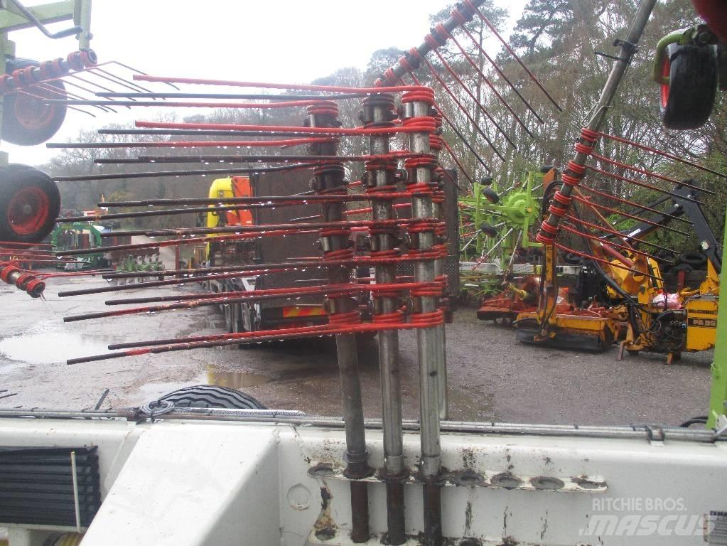 CLAAS Liner 3000 Zgrabiarki i przetrząsacze
