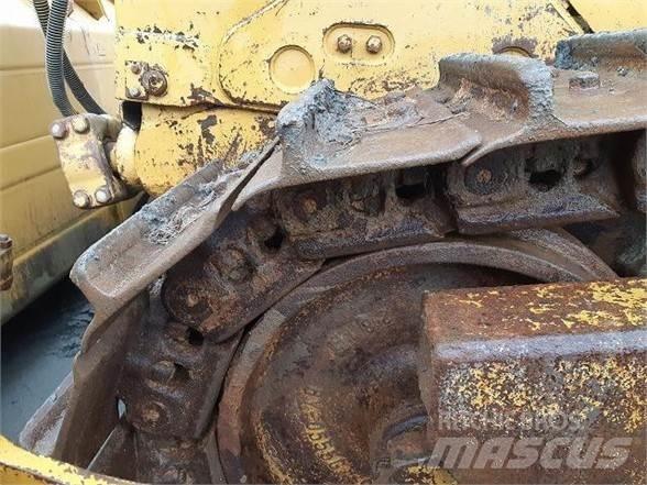 CAT D8T Spycharki gąsienicowe