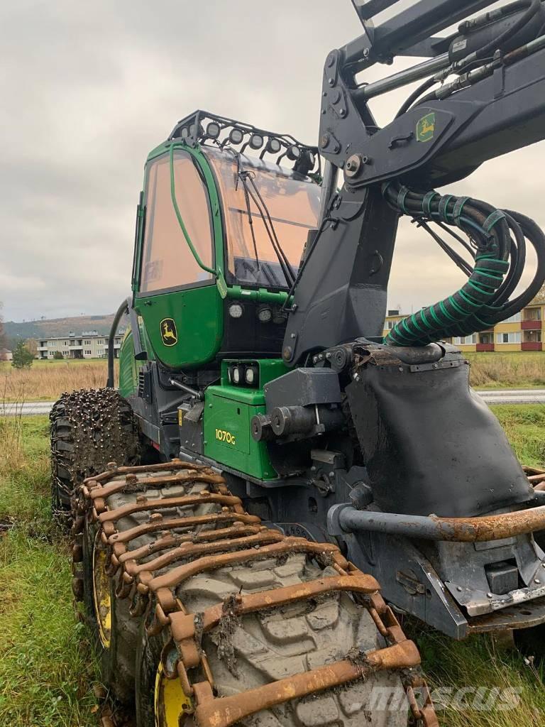 John Deere 1070G Harwestery