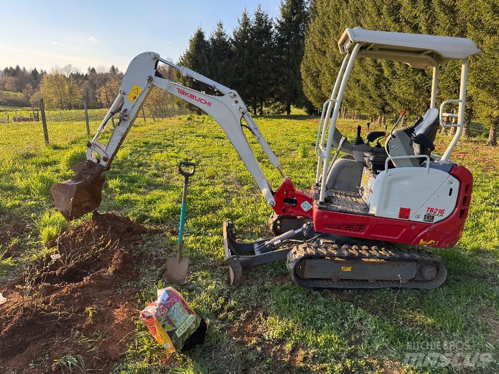 Takeuchi TB 216 Minikoparki