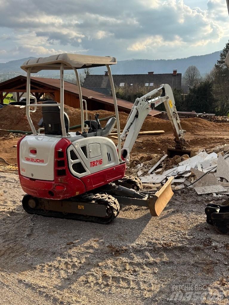 Takeuchi TB 216 Minikoparki