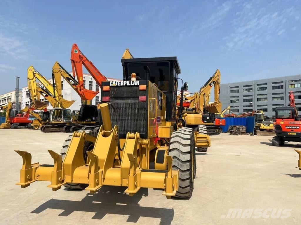 CAT 140 K Równiarki