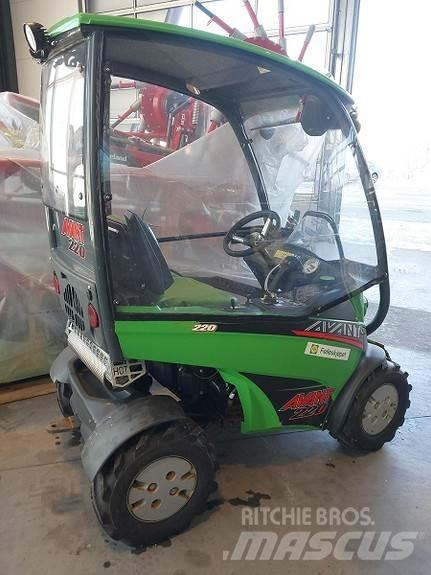 Avant 220 Ładowarki burtowe