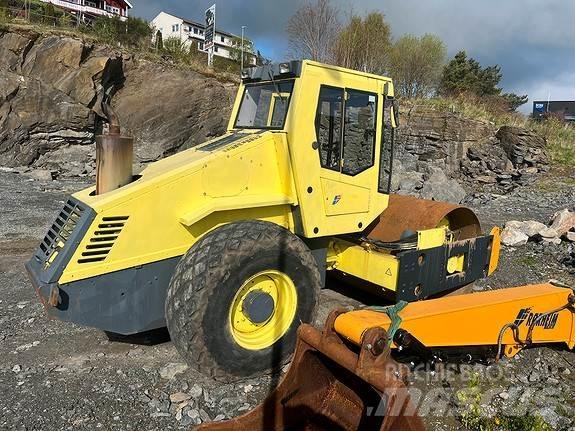 Bomag BW211 D-3 Rozściełacze do asfaltu