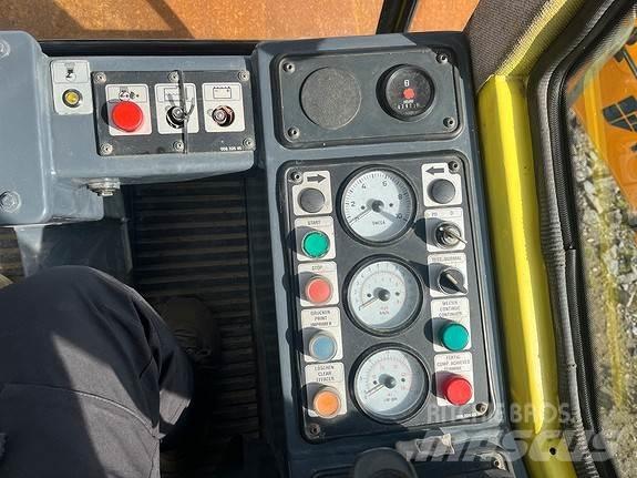 Bomag BW211 D-3 Rozściełacze do asfaltu