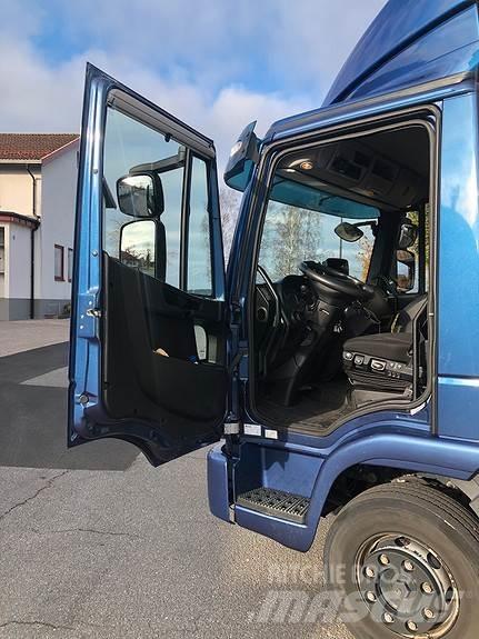 Iveco 120ELG Samochody ciężarowe ze skrzynią zamkniętą