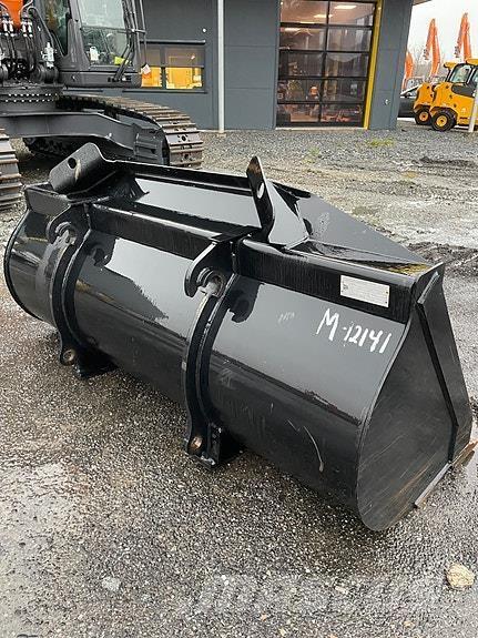 JCB med BM Opony, koła i felgi