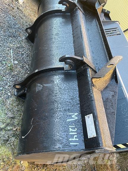 JCB med BM Opony, koła i felgi