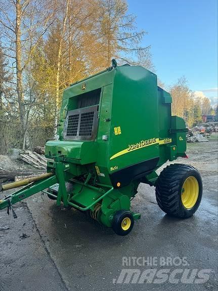 John Deere 582 Prasy zwijające