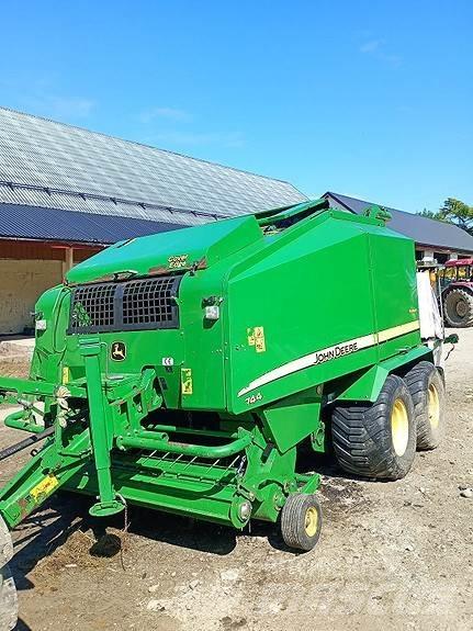 John Deere 744 Prasy zwijające