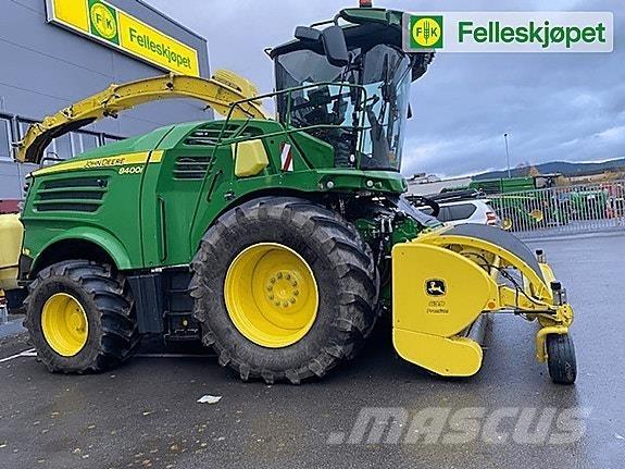 John Deere 8400 Ciągnikowe żniwiarki pokosowe