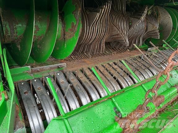 John Deere C440R Prasy zwijające