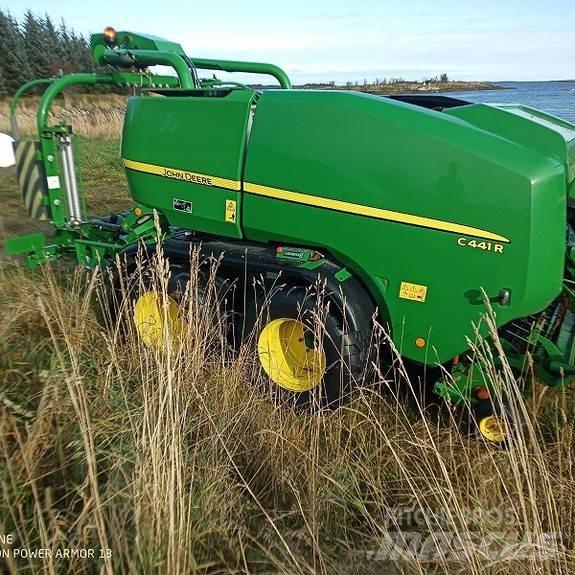 John Deere C441R Prasy zwijające