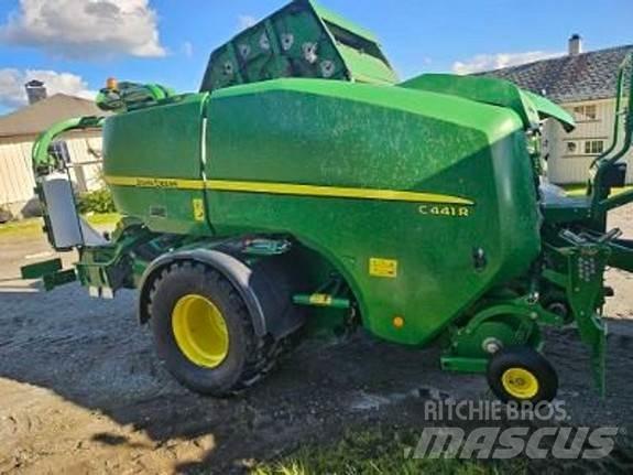 John Deere C441R Prasy zwijające