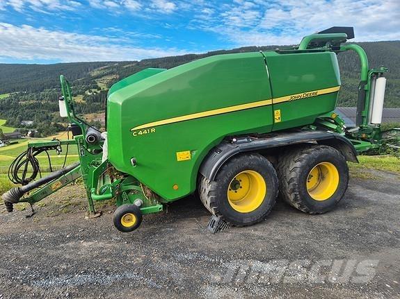 John Deere C441R Prasy zwijające