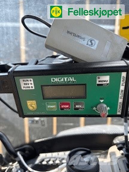 John Deere F440R Prasy zwijające
