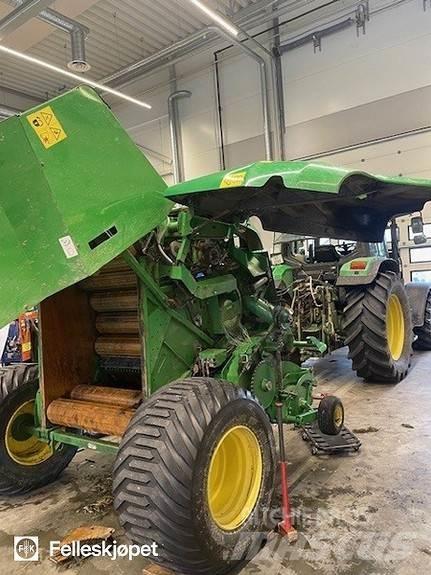 John Deere F441 Prasy zwijające