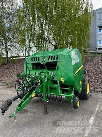 John Deere F441 Prasy zwijające