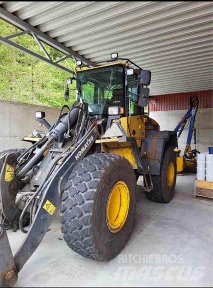 Komatsu WA200 PT Ładowarki kołowe