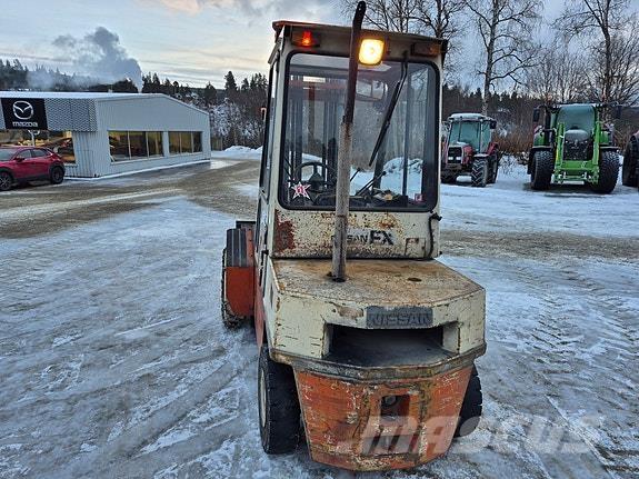 Nissan  Wózki Diesla