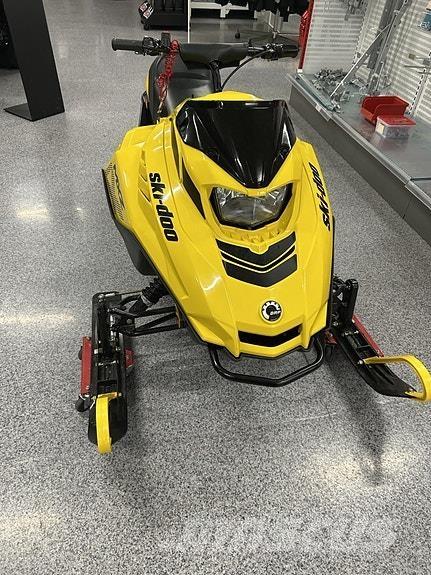 Ski-doo MXZ 120 Skutery śnieżne