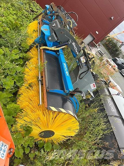 Snowek AH 330 Inny sprzęt drogowy i odśnieżający